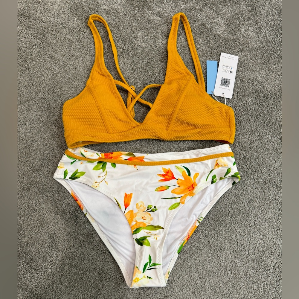 Cupshe Bikini, new with Tags, Medium